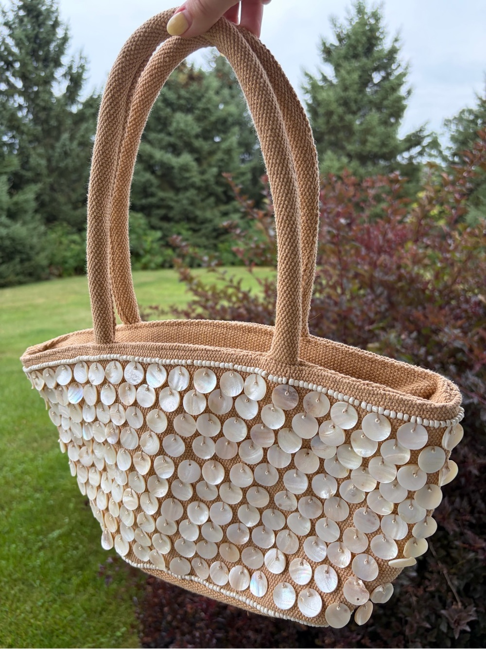 Coastal style woven tote bag white pearl shells beaded purse TJ Maxx NWOT